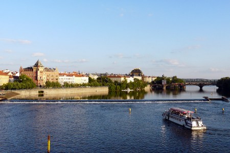 Praga: paseo en barco por el río Moldava Praga: paseo en barco por el río Moldava