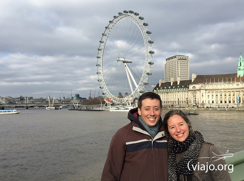 Vista del London Eye desde el Puente Westminster